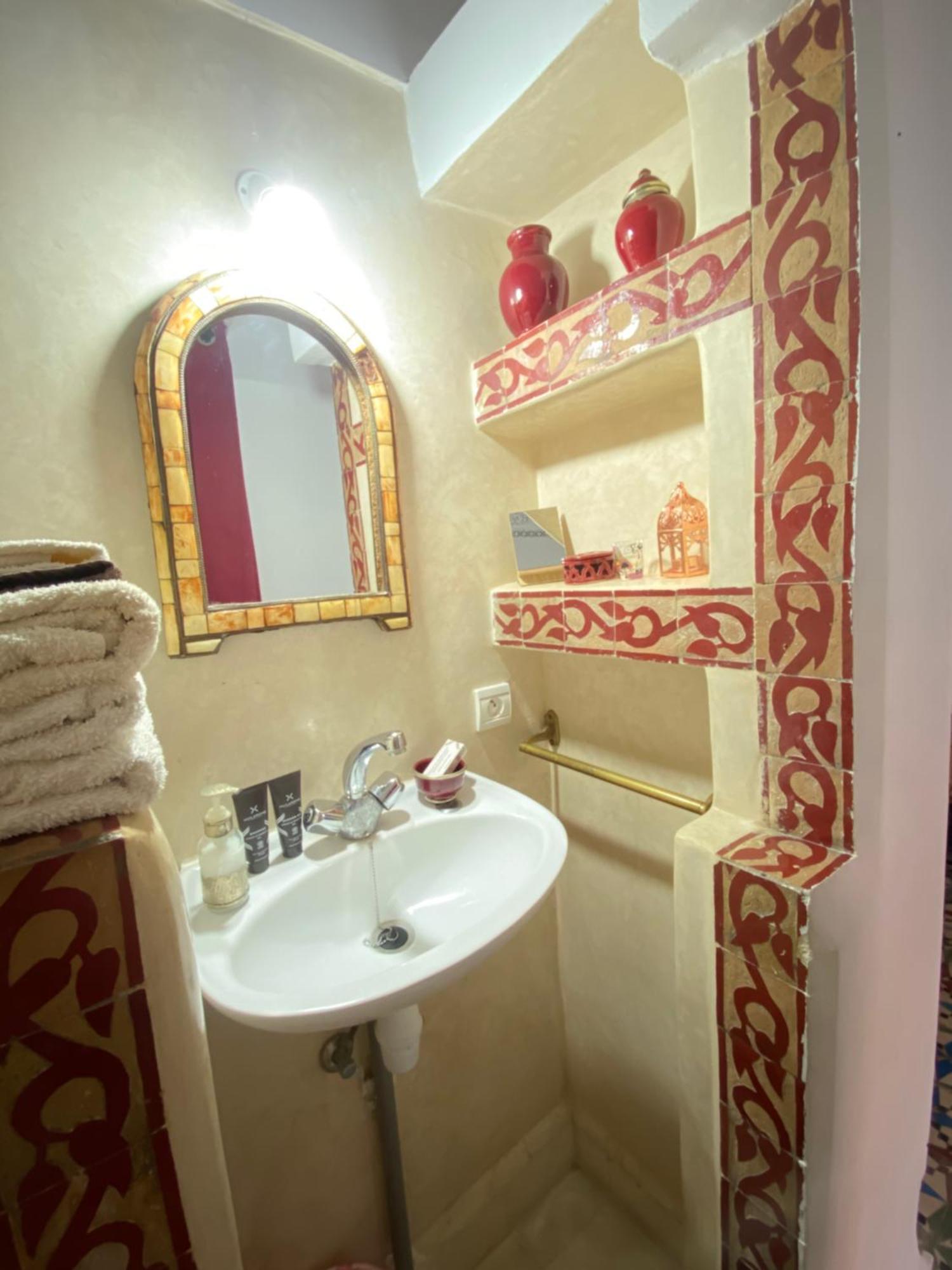 Dar Sarah-Marrakech, riad authentique idéalement situé. Marrakesh Exterior foto